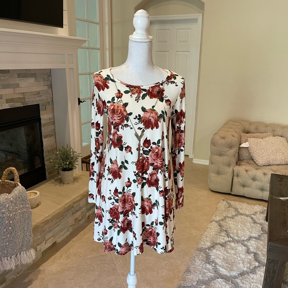 DISCREET Midi Floral dress Size “M”